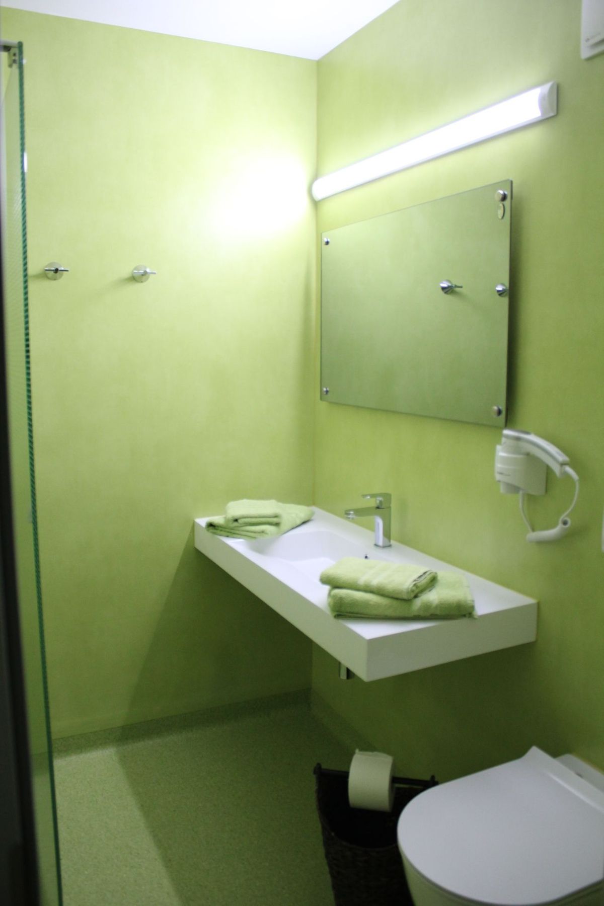 Bad Doppelzimmer